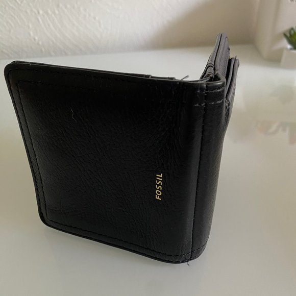 Fossil Unisex BiFold Leather Wallet - Picture 3 of 6